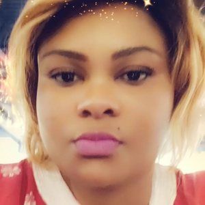 Meet your Posher, Joelle